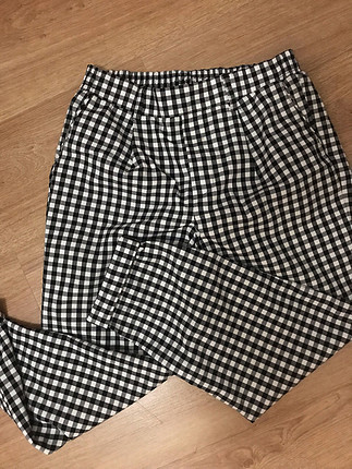Siyah Beyaz Kareli Havuç Pantolon H&M Kısa Pantolon %77 İndirimli - Gardrops