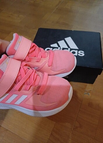 26 Beden Spor ayakkanı adidas 25.5