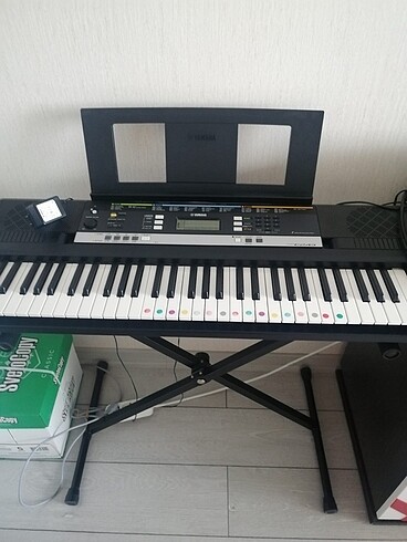 Yamaha psr e243 ayaklar ve kılıf dahildir