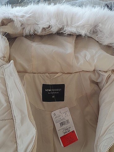38 Beden beyaz Renk Uzun şişme mont