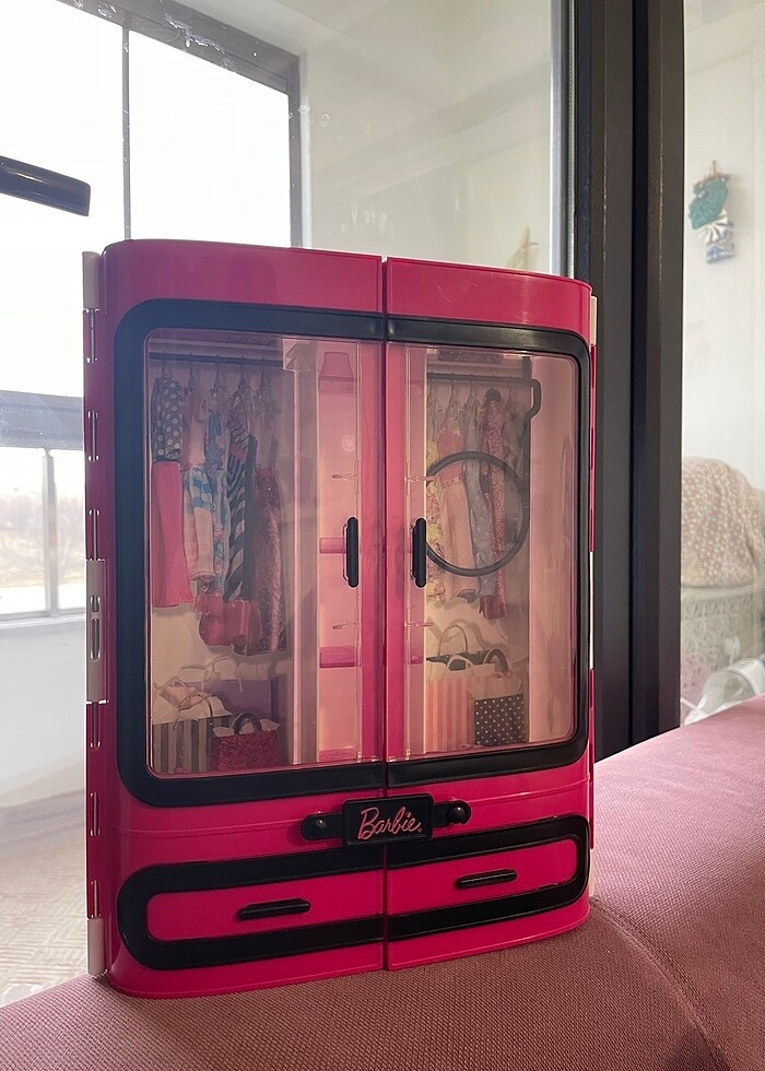 Barbienin gardrobu - Görsel 2