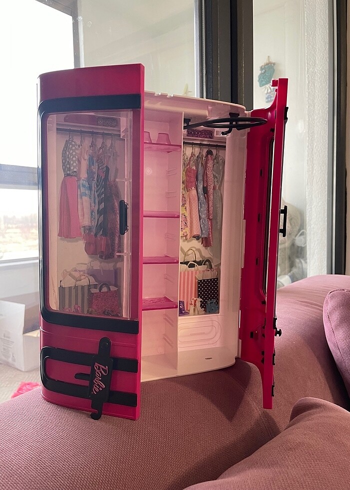 Barbienin gardrobu - Görsel 4