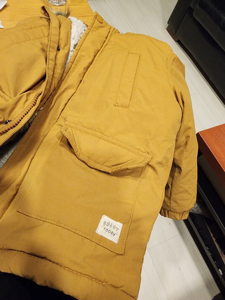 MNG Mango Erkek Çocuk Sarı Kapüşonlu Kürklü Mont 4-5 yaş - Görsel 2