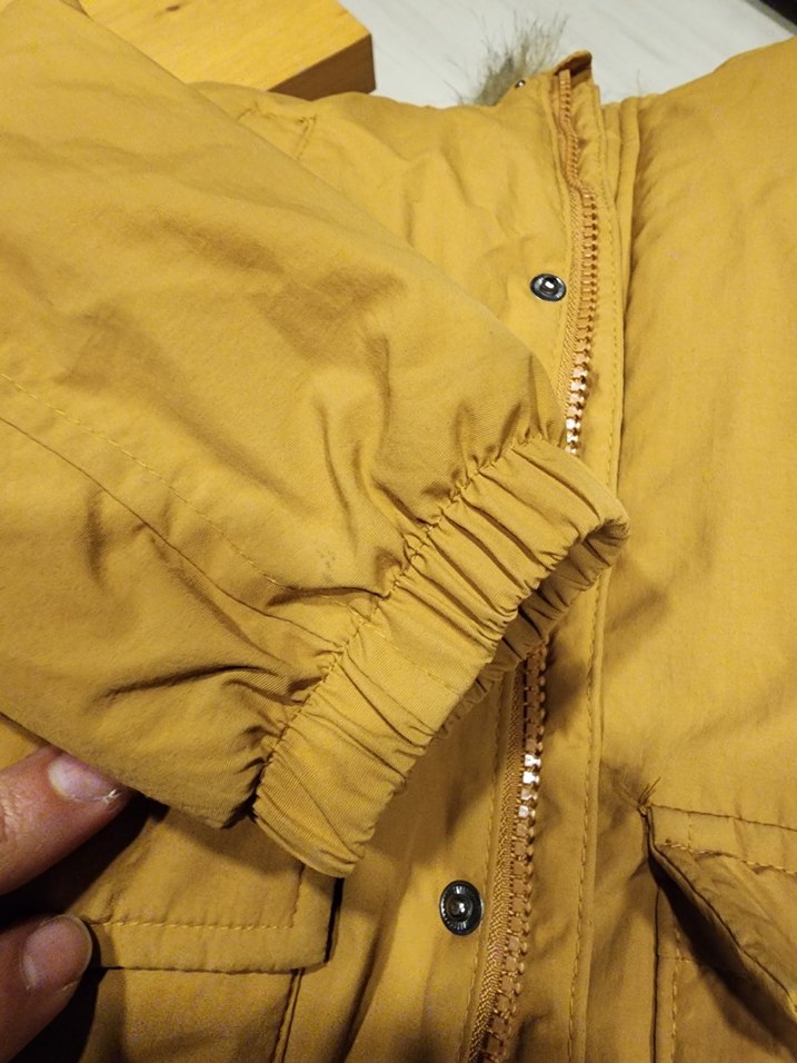 MNG Mango Erkek Çocuk Sarı Kapüşonlu Kürklü Mont 4-5 yaş - Görsel 5