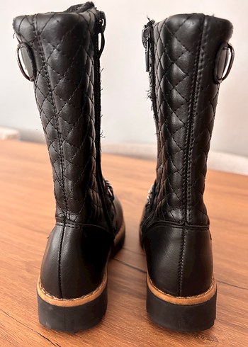 Kız Çocuk Siyah Deri Zincirli Bot - Görsel 3