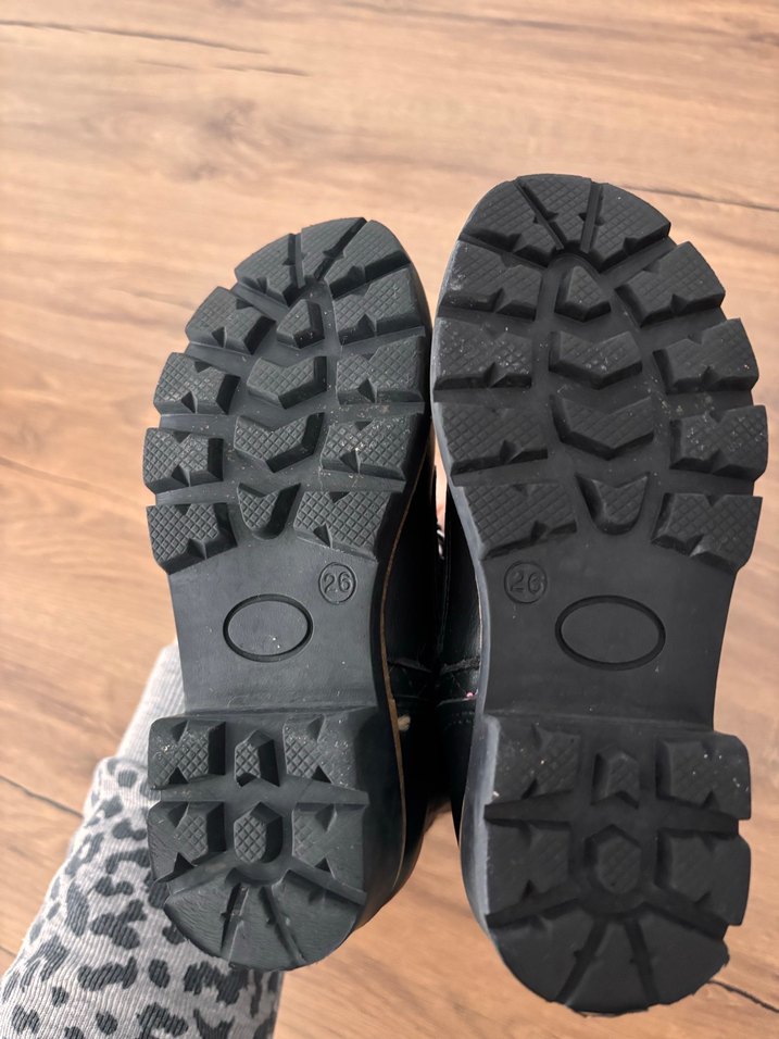 Kız Çocuk Siyah Deri Zincirli Bot - Görsel 4