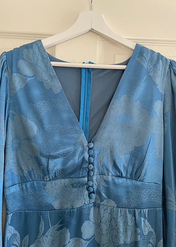 Düğmeli V Yaka Mavi Midi Elbise - Görsel 2