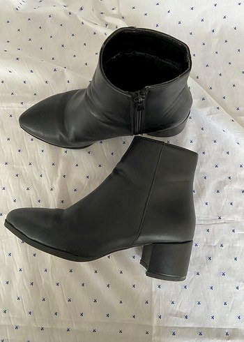 Siyah Deri Tokalı Stiletto Topuklu Kadın Bot - Görsel 2