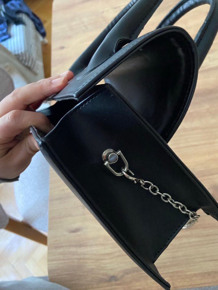 Zincir Detaylı Siyah Deri Kadın Çanta - Görsel 3