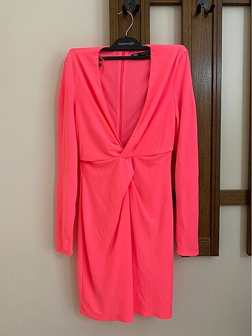 Zara pembe elbise
