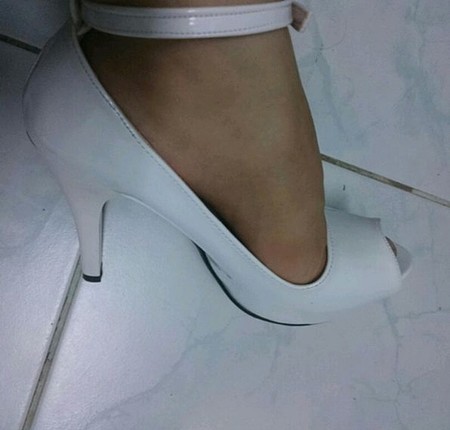 beyaz platform topuklu ayakkabı