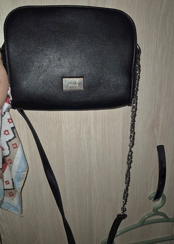 Zincir Detaylı Siyah Deri Kadın Çanta - Görsel 2