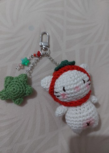 Domates Şapkalı Örgü Kedi Charm Anahtarlık - Görsel 5