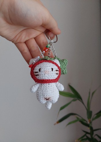 Domates Şapkalı Kedi Örgü Charm Anahtarlık - Görsel 6