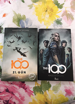 diğer Beden çeşitli Renk The100 serinin ilk iki kitabı