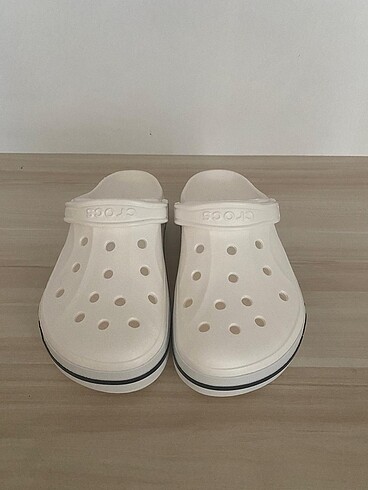 42.5 Beden beyaz Renk Orjinal crocs terlik