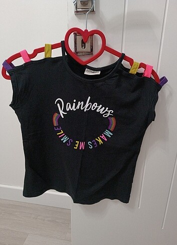 Omuz detaylı tshirt