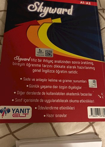 Skyward A1-A2 İngilizce Hazırlık test kitabı