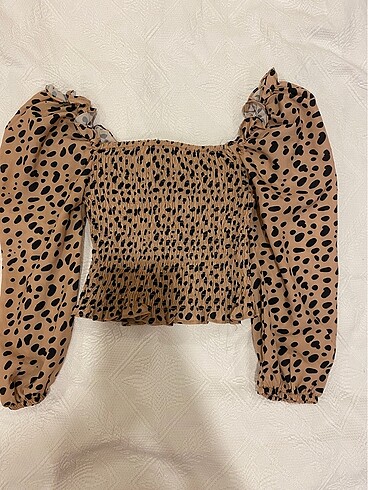 Leoparlı mini üst