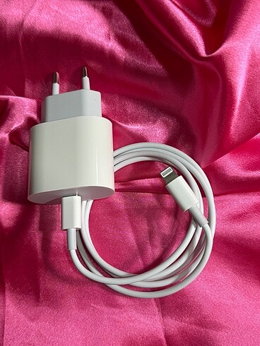iPhone şarj aleti