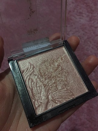 Wet n wild Highlighter