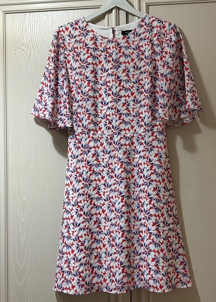 Sırt dekolteli elbise - Görsel 3