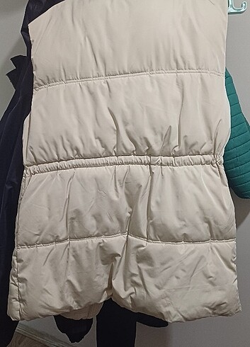 Stradivarius kolsuz şişme mont - Görsel 4