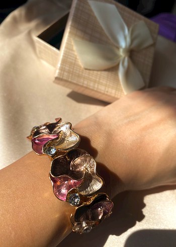 Accessorize Altın Renkli Çiçek Desenli Kadın Bileklik