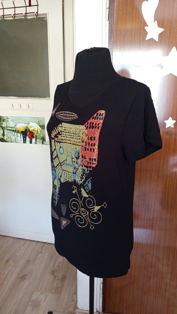 Siyah Baskılı Kadın Kısa Kollu Tişört - Görsel 4