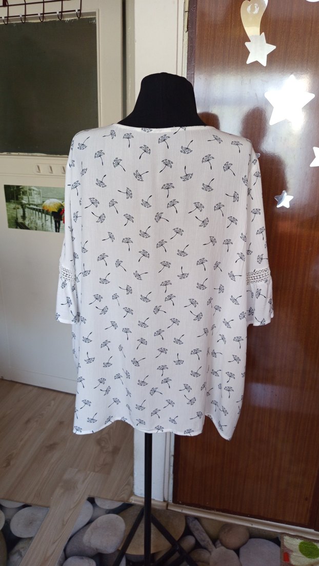 Dantel Detaylı Gri Desenli Rahat Kesim Bluz - Görsel 5