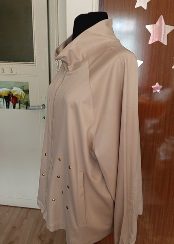 Bej Düğmeli Yüksek Yakalı Salaş Ceket - Görsel 4
