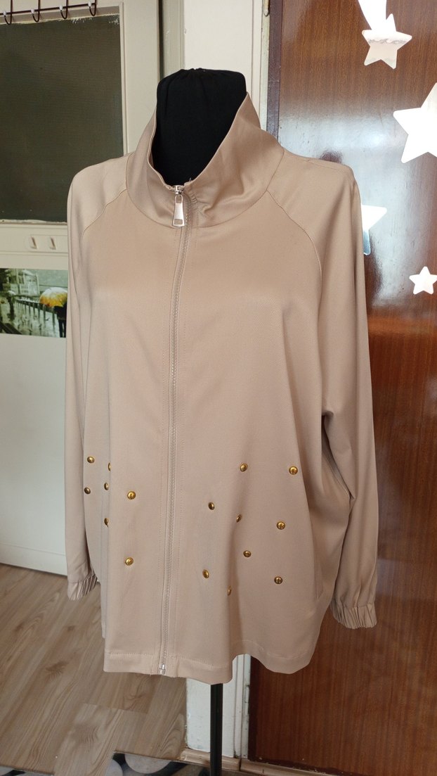 Bej Düğmeli Yüksek Yakalı Salaş Ceket - Görsel 5
