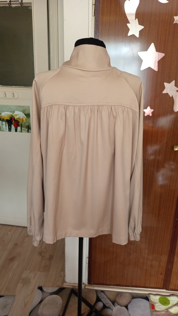 Bej Düğmeli Yüksek Yakalı Salaş Ceket - Görsel 3