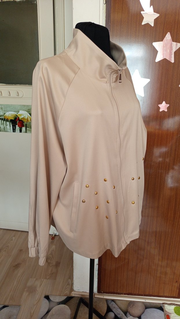 Bej Düğmeli Yüksek Yakalı Salaş Ceket - Görsel 2