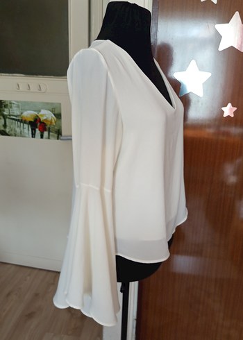 Beyaz V Yakalı Uzun Kollu Salaş Bluz - Görsel 3