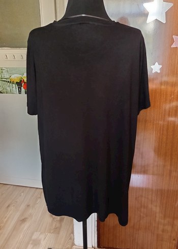 Payet Detaylı Siyah Tişört - Görsel 4