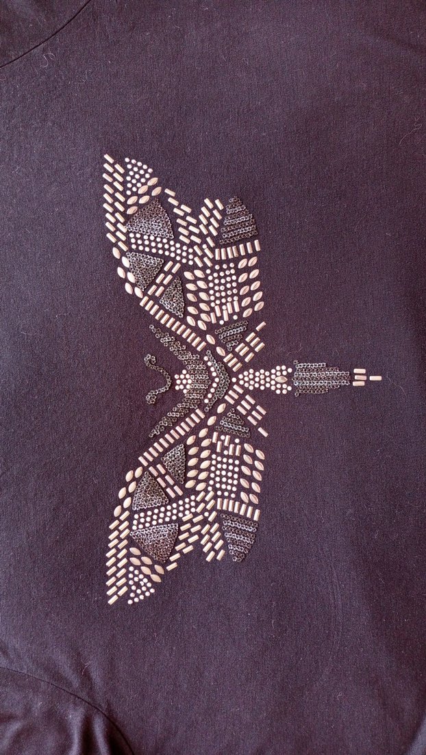 Payet Detaylı Siyah Tişört - Görsel 5