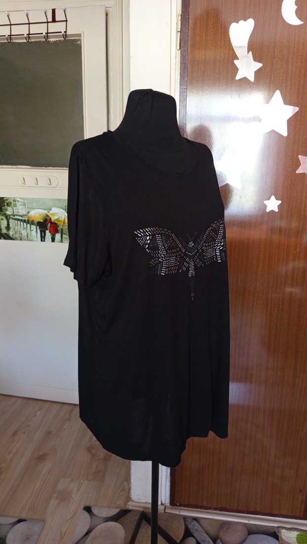 Payet Detaylı Siyah Tişört - Görsel 3