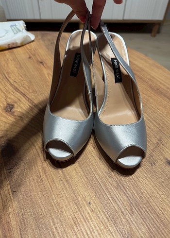 Gümüş Stiletto Topuklu Kadın Abiye Ayakkabı