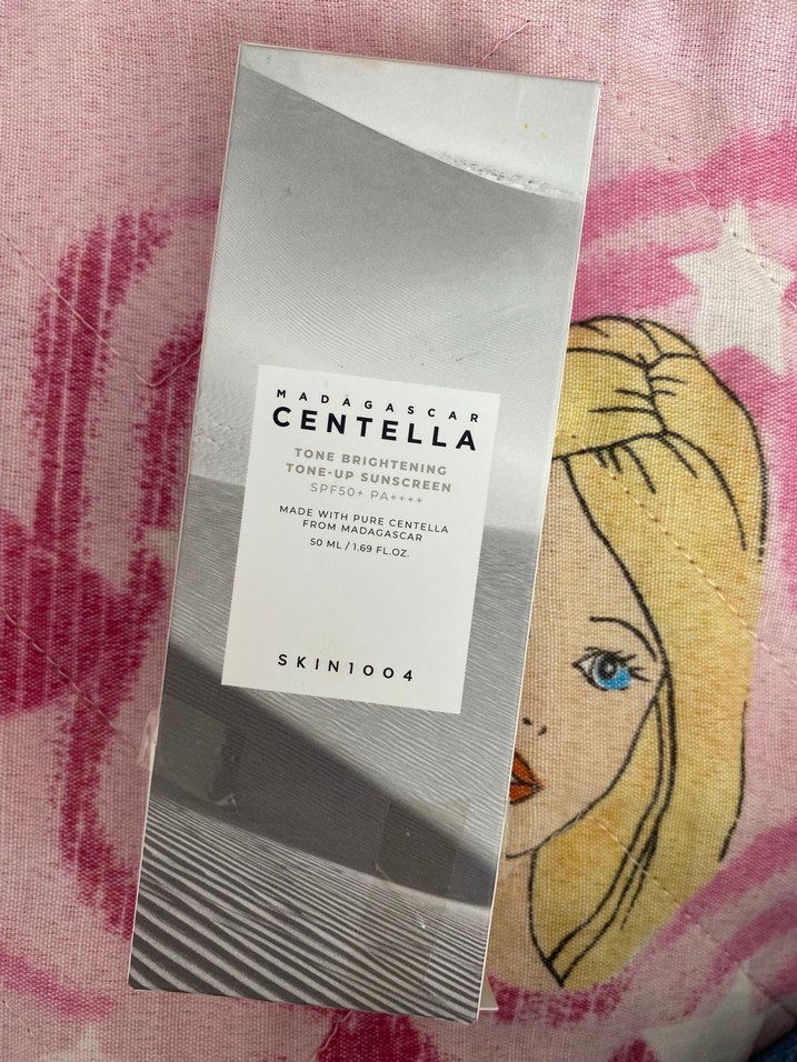 Skin1004 Madagascar Centella Ton Eşitleyici Güneş Kremi SPF50+ - Görsel 3