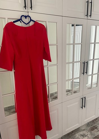 Kısa Kollu Kırmızı Uzun Elbise - Görsel 5
