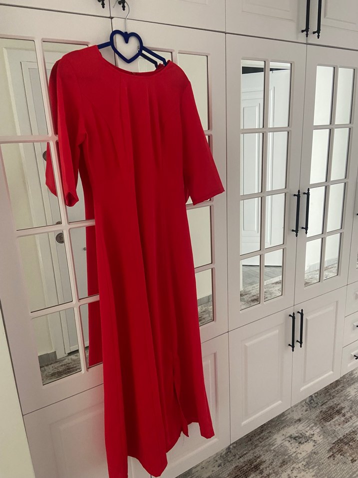 Kısa Kollu Kırmızı Uzun Elbise - Görsel 3