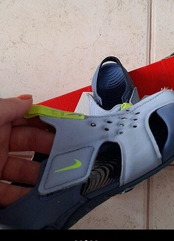 27 Beden Nike Yazlık Sandalet 