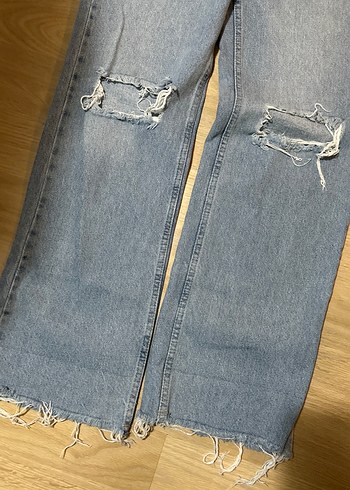 Yırtık Detaylı Gevşek Kesim Mavi Kadın Kot Pantolon - Görsel 2