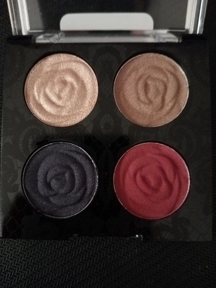 Wet n Wild Secret Garden Rendezvous Göz Farı Paleti - Görsel 4