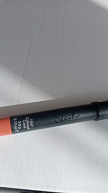 Sleek Sleek Dolgunlaştırıcı Ruj collasal coral