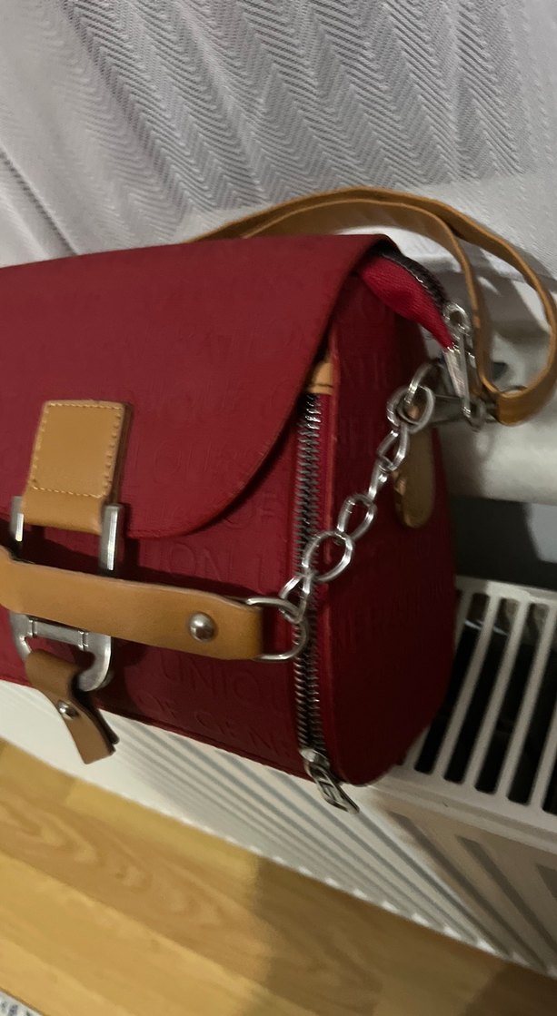 Kırmızı Deri Tokalı Kadın Çanta - Görsel 3