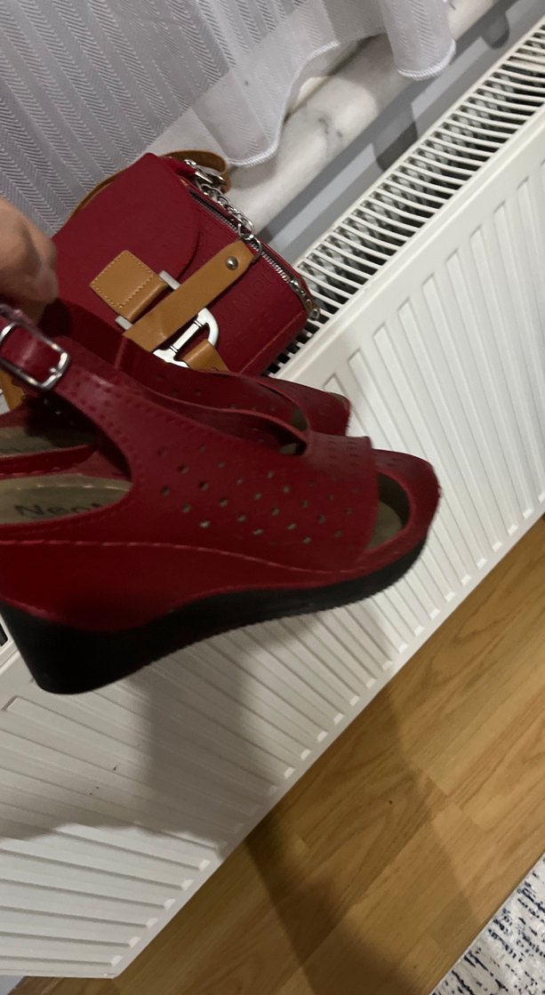 Kırmızı Deri Kadın Dolgu Topuklu Sandalet - Görsel 3