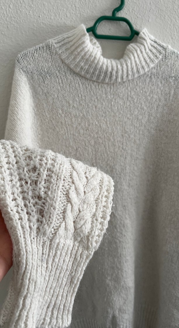 Bohem Tarzı Beyaz Yüksek Yakalı Örgü Kazak - Görsel 2