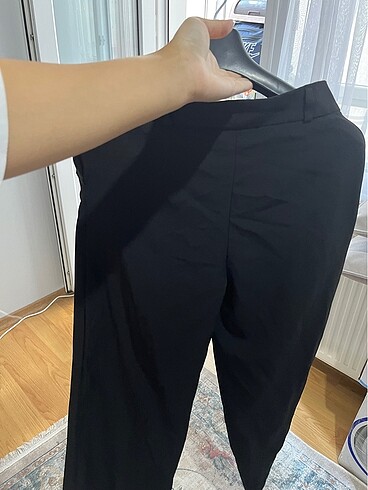 34 Beden siyah Renk Trendyol pantolon